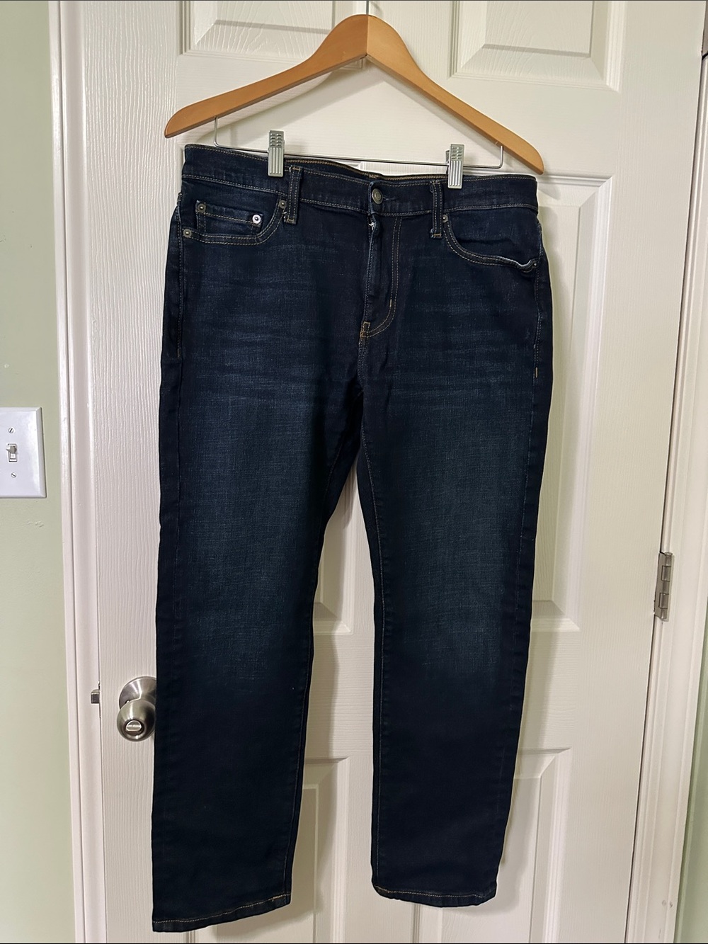 NWOT Amazon Essentials jeans
